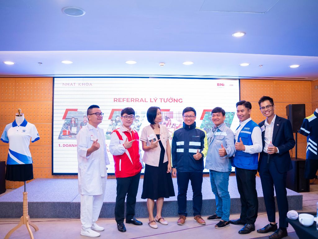 Nhất Khoa sẽ giúp bạn tìm hiểu cờ rủ Việt Nam