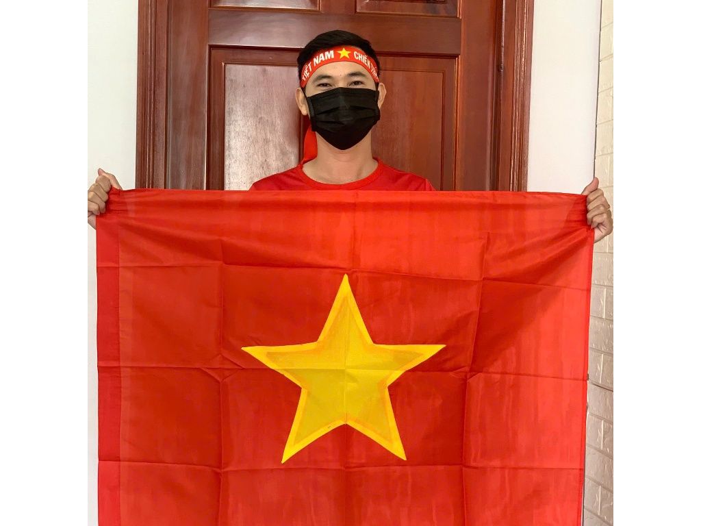 Bạn nên gấp cờ sao cho phần ngôi sao vàng nằm ở mặt ngoài cùng