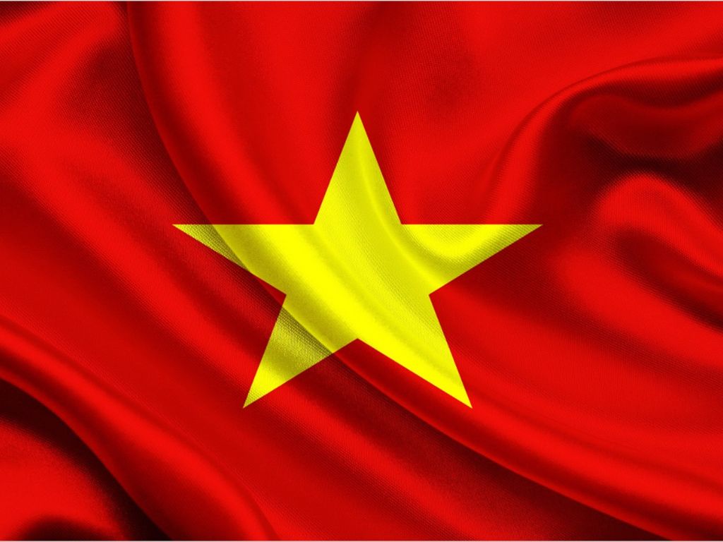 Ngôi sao vàng năm cánh được đặt ở chính giữa nền cờ đỏ