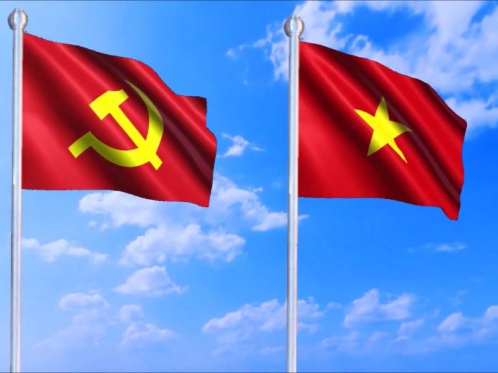 Nền cờ đỏ thắm tượng trưng cho dòng máu của các thế hệ cha ông