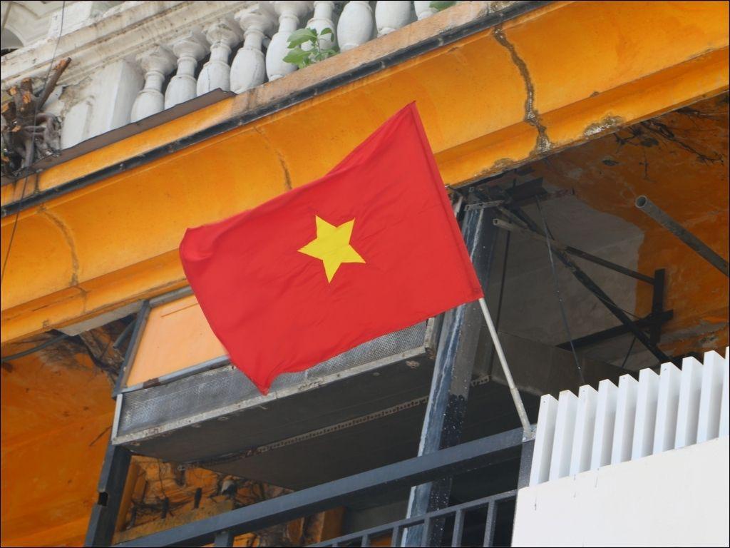 Đây là Quốc kỳ, biểu tượng thiêng liêng nhất trong các loại cờ Việt Nam