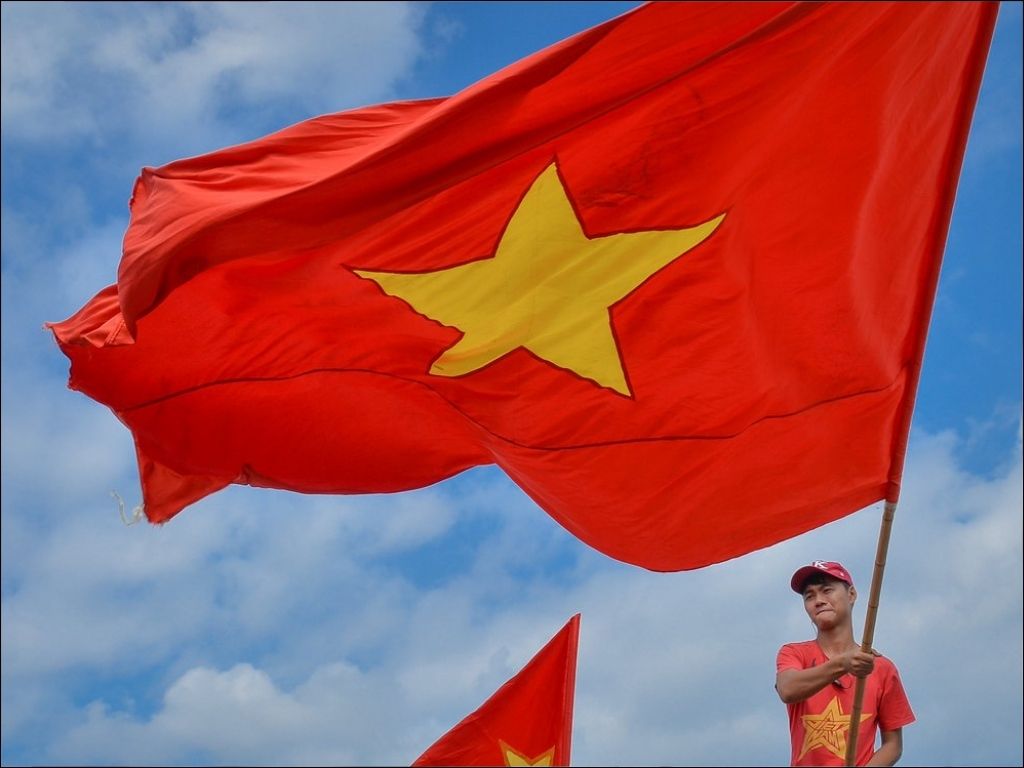 Sự ra đời của lá cờ Việt Nam 2 màu là một bước tiến về tính hiện đại