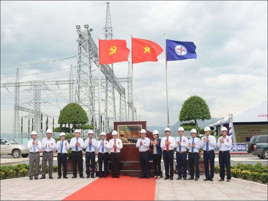 Các vị trí chuẩn và phù hợp nhất trên áo sơ mi hay áo polo là trên ngực