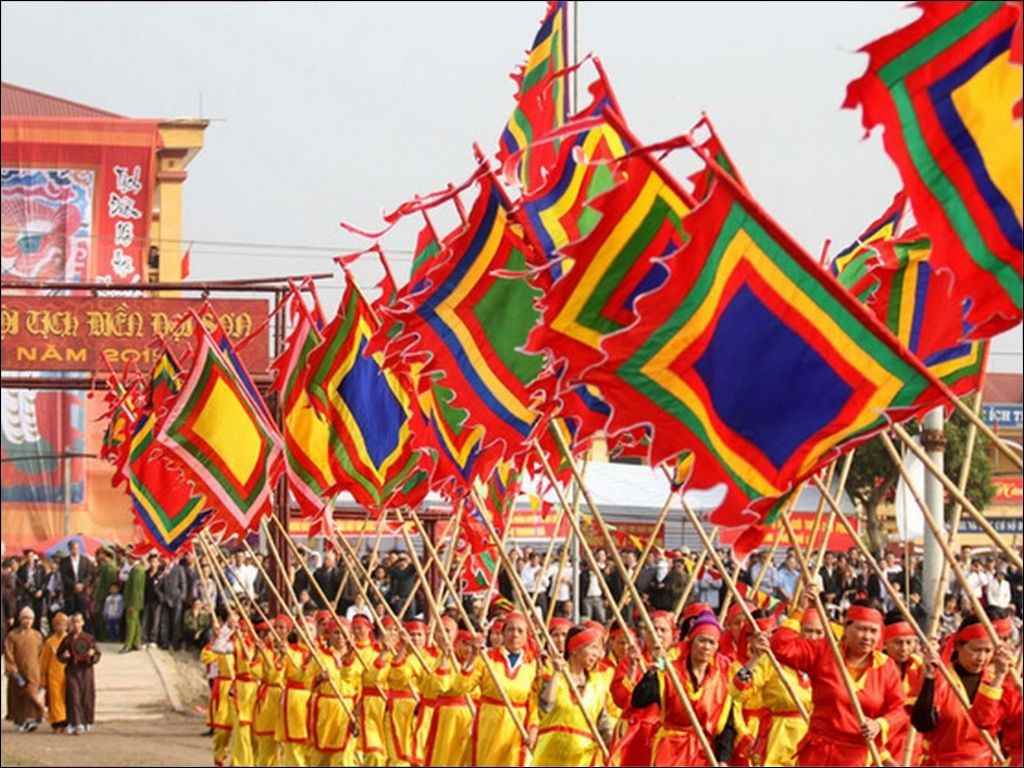 Các loại cờ được dùng để tạo không khí trang trọng