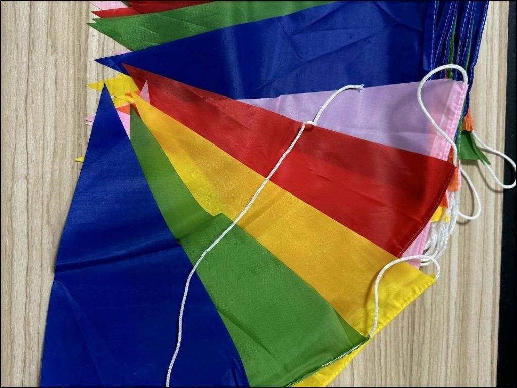 Loại cờ lễ hội Việt Nam này thường được dùng để trang trí không gian