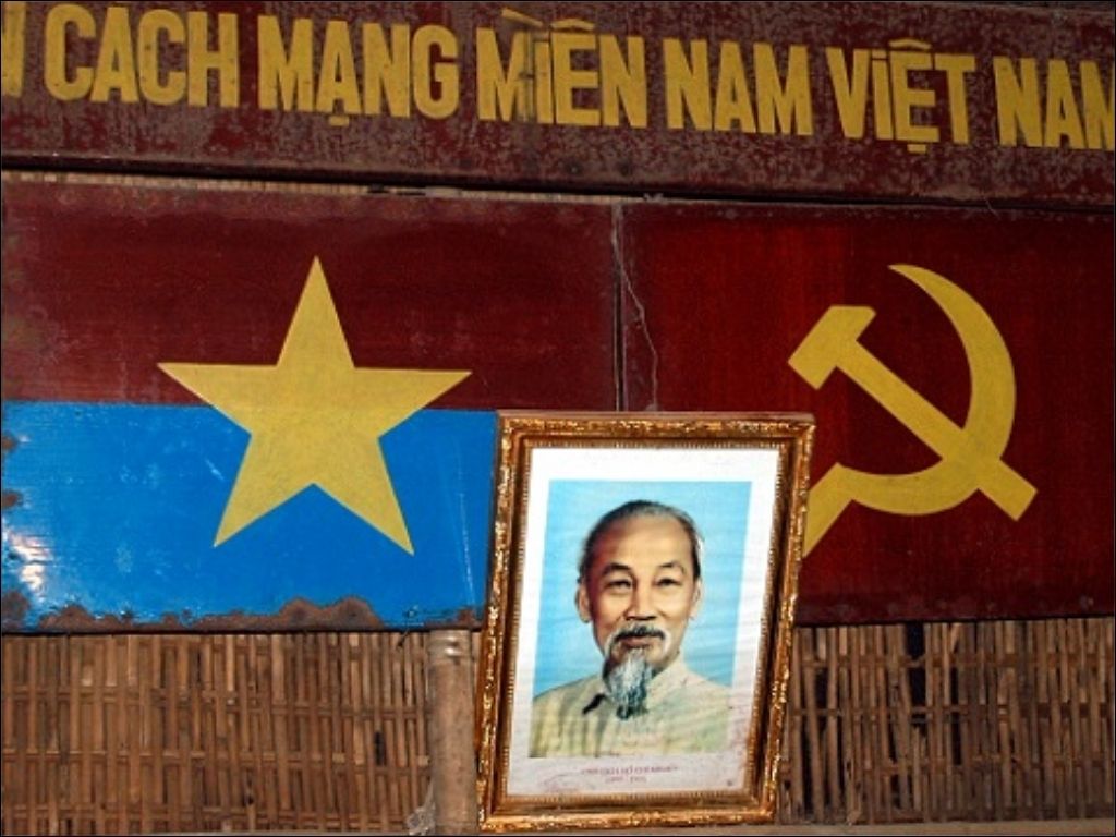 Lá cờ Việt Nam giải phóng là biểu tượng của ý chí độc lập