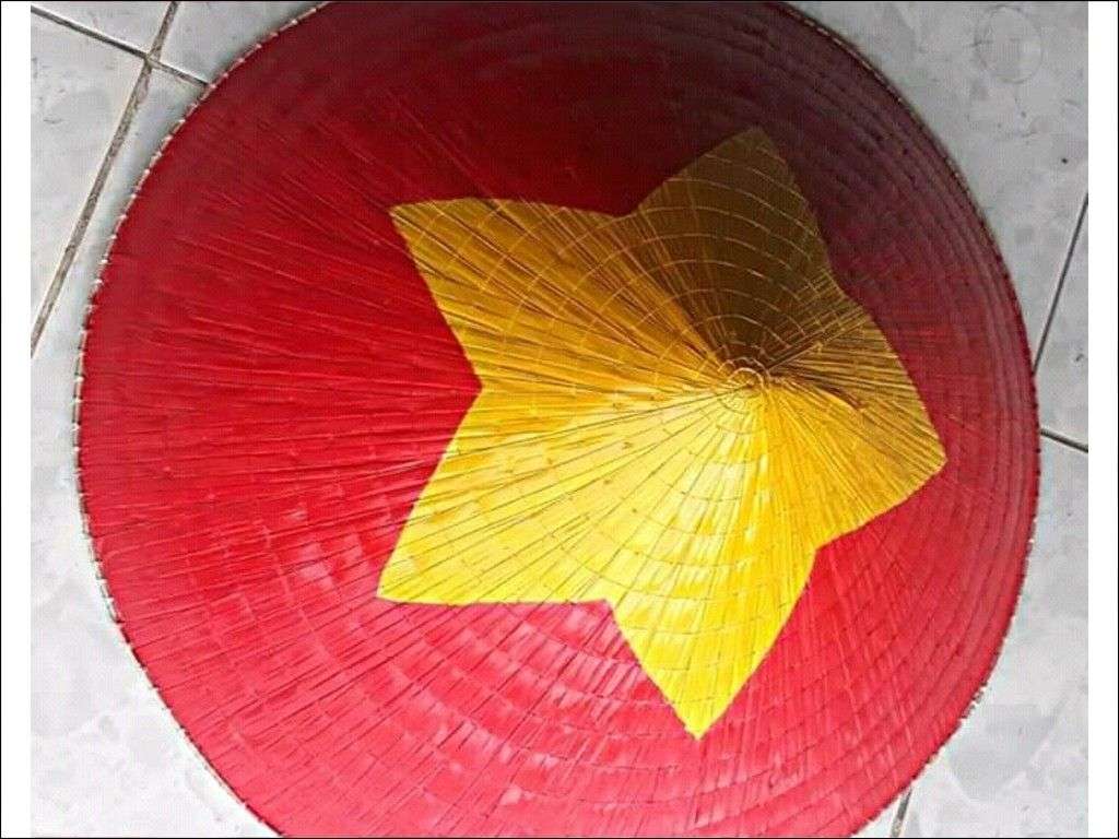 Thương hiệu sử dụng logo lá cờ Việt Nam trong bộ nhận diện thương hiệu