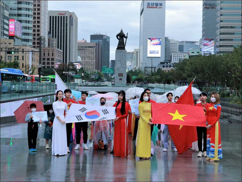 Thiết kế cờ trong bộ nhận diện thương hiệu