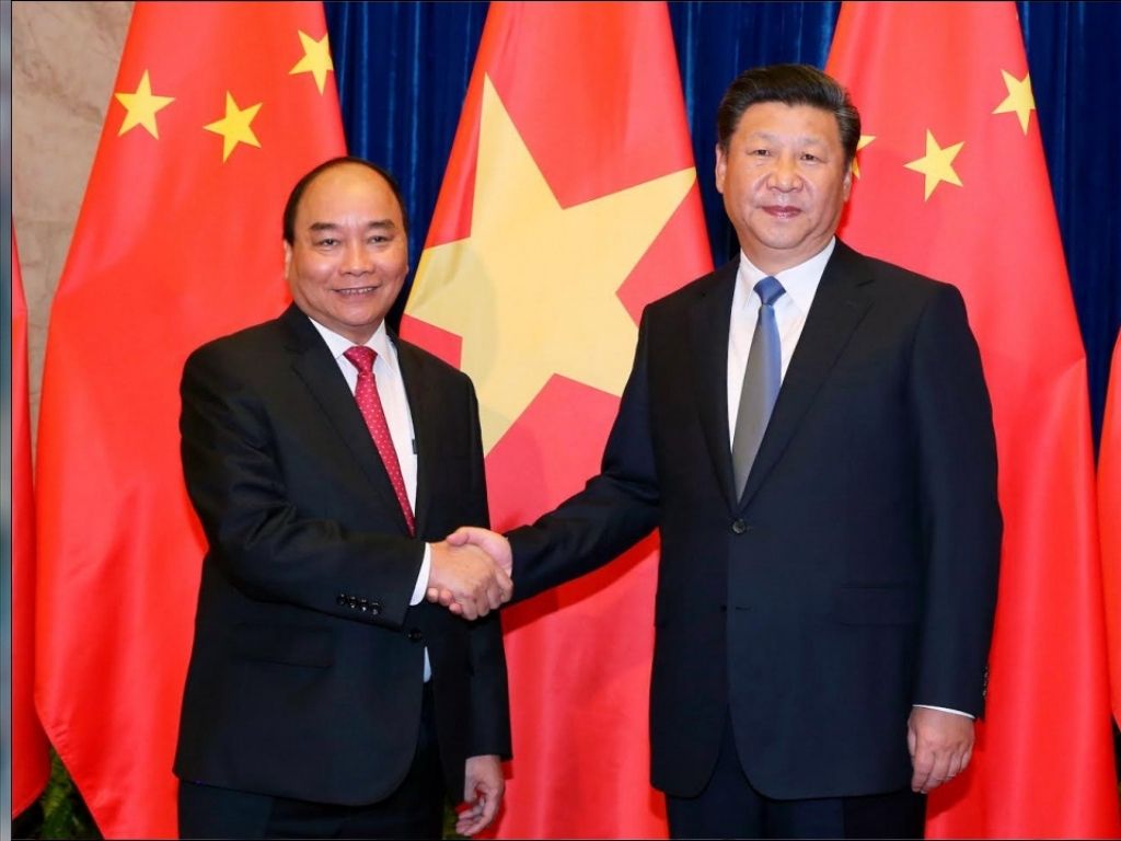 Treo cờ đúng quy cách sẽ góp phần tạo nên một không gian trang trọng