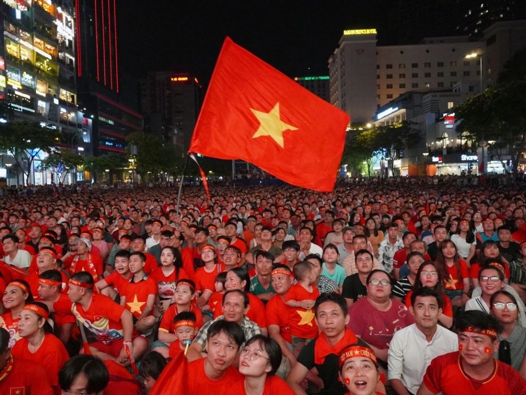 Ý nghĩa của cờ đỏ sao vàng Việt Nam biểu tượng cho tinh thần chiến đấu của dân tộc