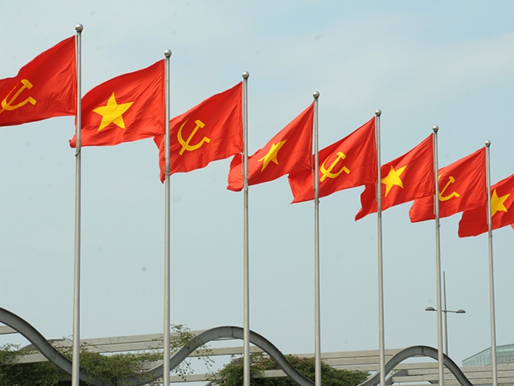 Việc sử dụng hình ảnh lá cờ Đảng Cộng sản Việt Nam đúng chuẩn giúp đảm bảo tính nhất quán