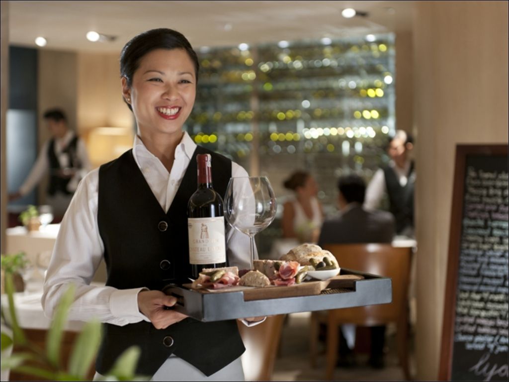 Kiểu dáng thường là áo sơ mi