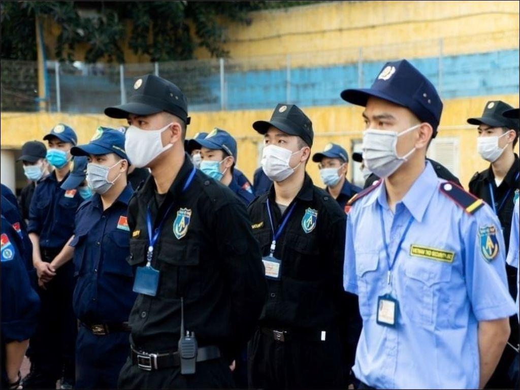 Đồng phục đồng bộ, thiết kế tinh tế thể hiện sự chuyên nghiệp của bạn