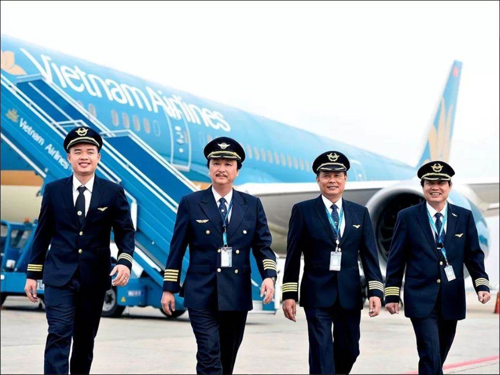 Đồng phục đồng bộ, thiết kế tinh tế thể hiện sự sang trọng của bạn