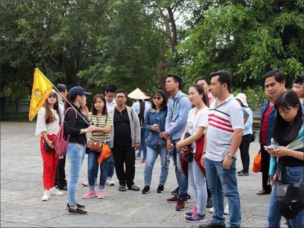 Chất liệu phải co giãn, thấm hút mồ hôi tốt