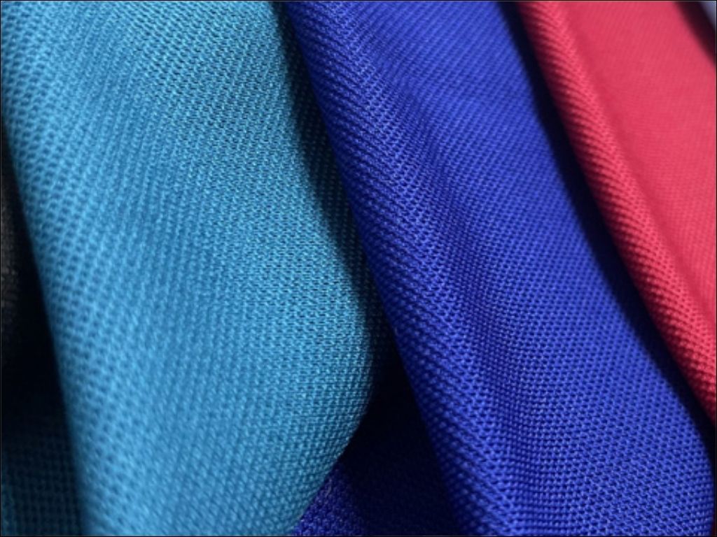 Bạn có thể chọn áo thun polo chất liệu Lacoste