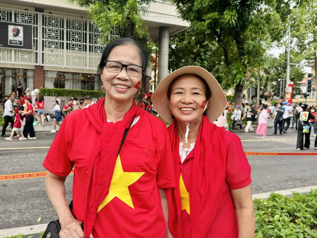 Nhu cầu mua áo cờ đỏ sao vàng Cầu Giấy tăng cao trong dịp lễ 2/9