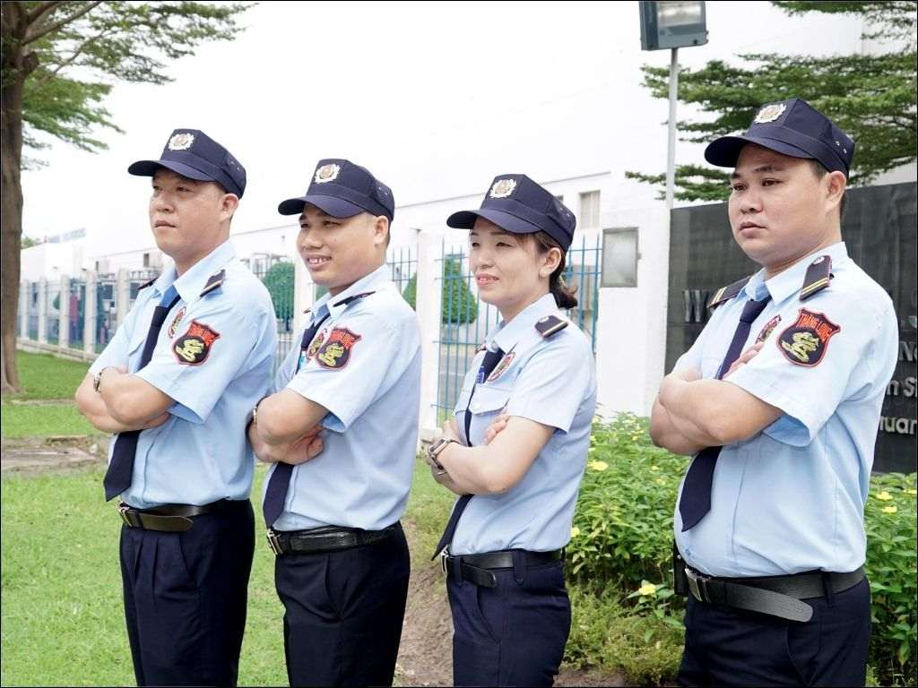 Nhiều mẫu sản phẩm đồng phục bảo vệ may sẵn TPHCM bạn tham khảo