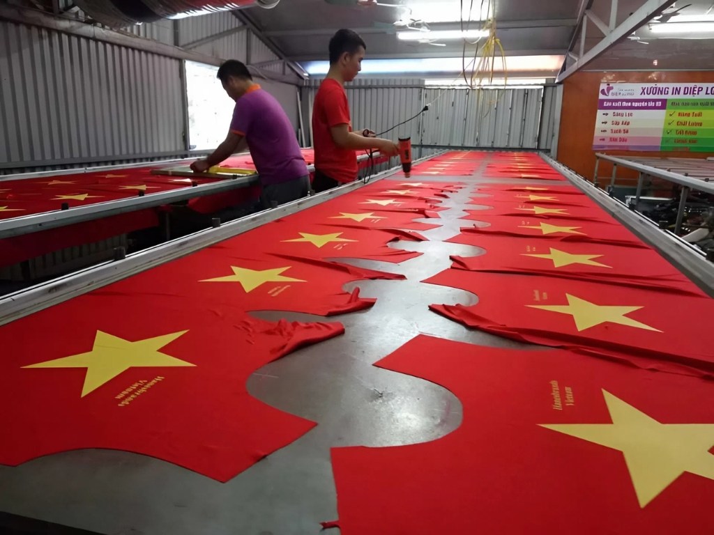 Bạn nên làm việc trực tiếp với xưởng may để áo thun Việt Nam giá sỉ tốt