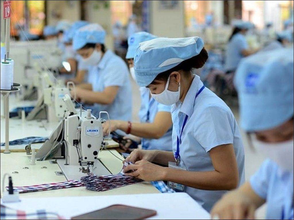 Sản phẩm được may vừa vặn với cơ thể giúp bạn thoải mái