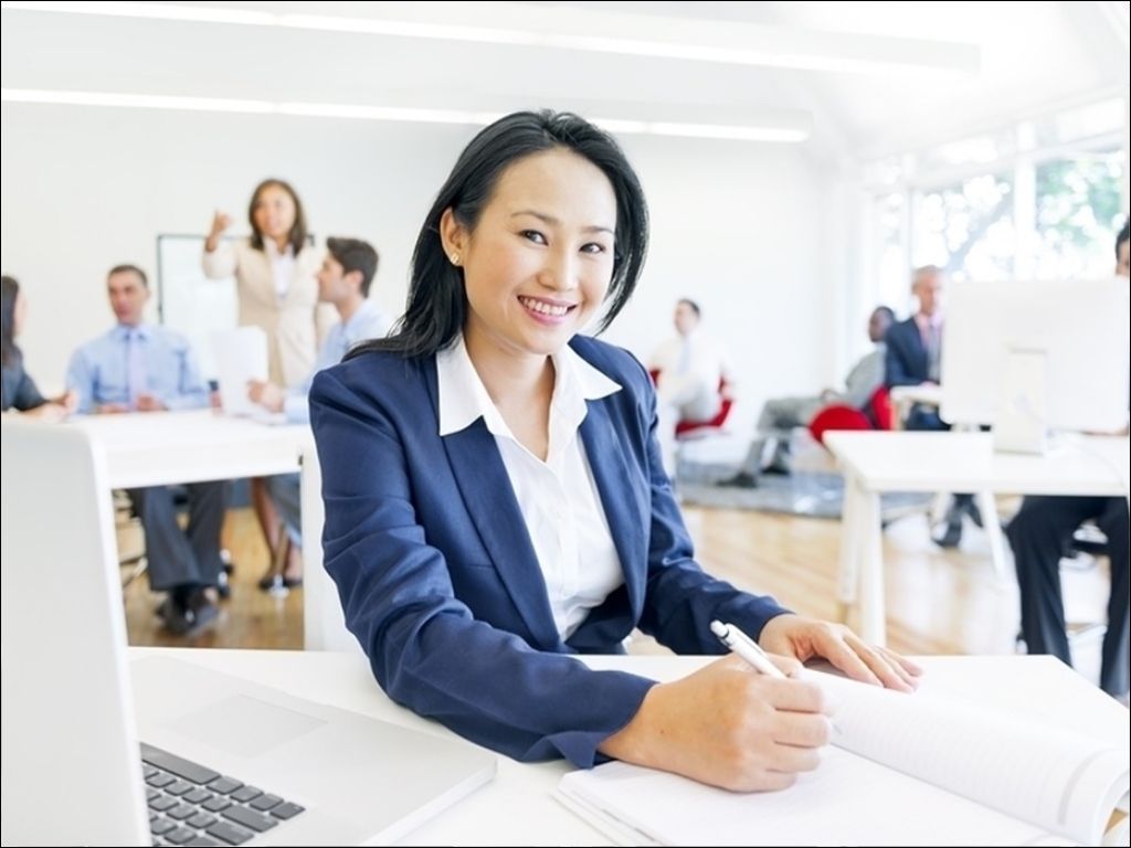 Chú ý chi tiết thiết kế những chi tiết nhỏ như kiểu cổ áo