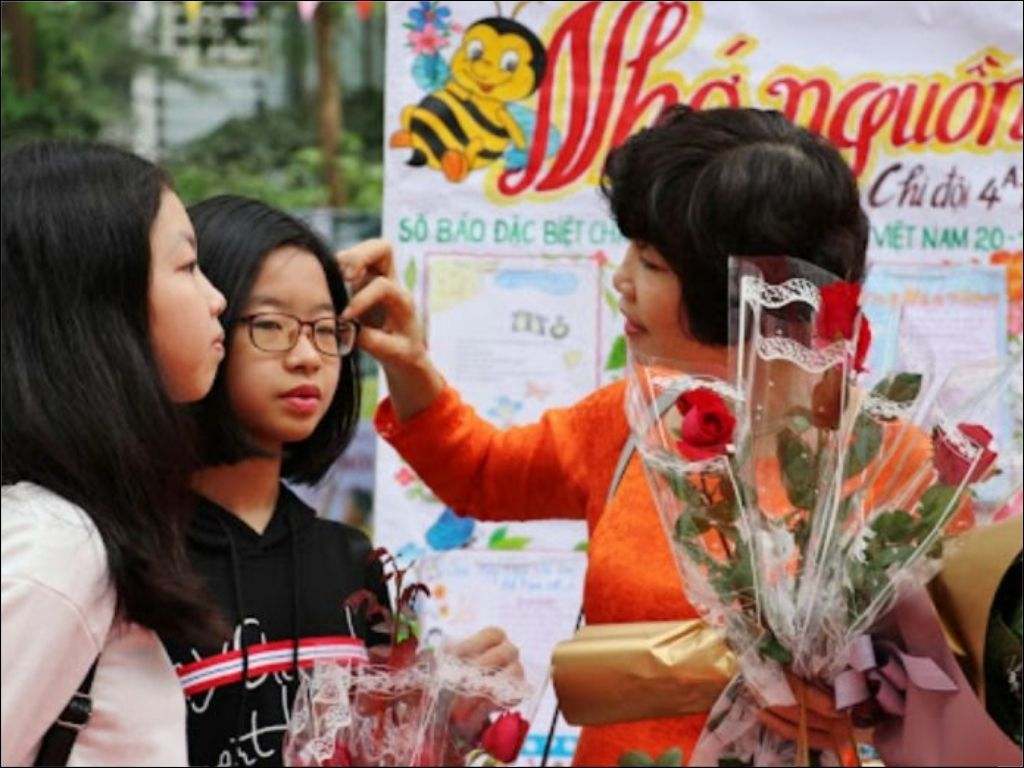 Thiết kế nên trang nhã, lịch sự, phù hợp với môi trường giáo dục