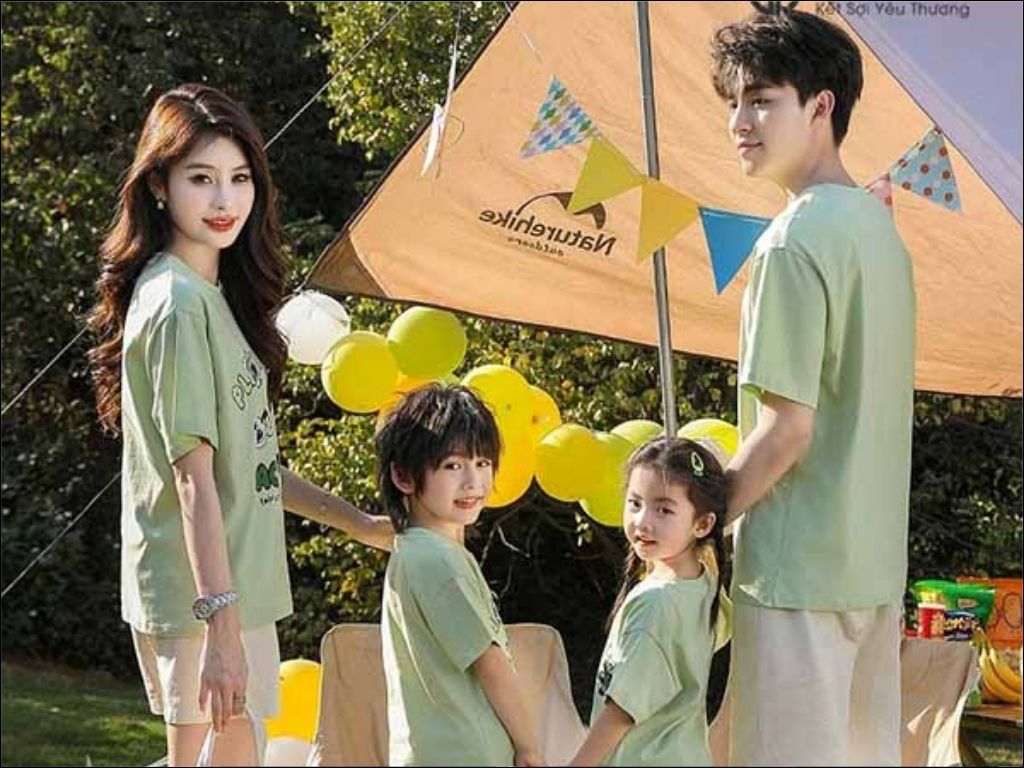 Áo in hình ảnh kỷ niệm của gia đình là một ý tưởng hay