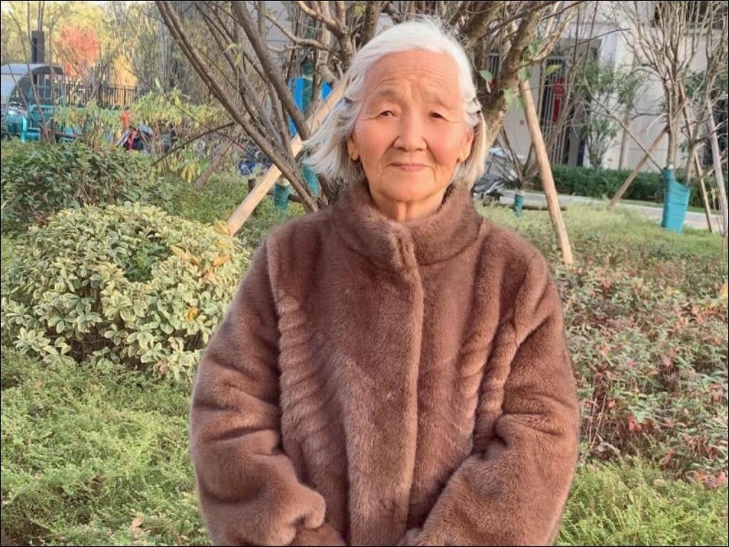 Một chiếc Áo Khoác là món quà ấm áp tặng mẹ 20 10