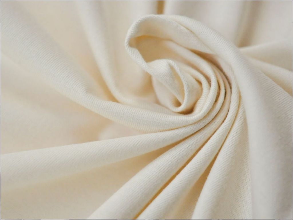 Bạn nên chọn vải cotton mềm mại cho áo thun