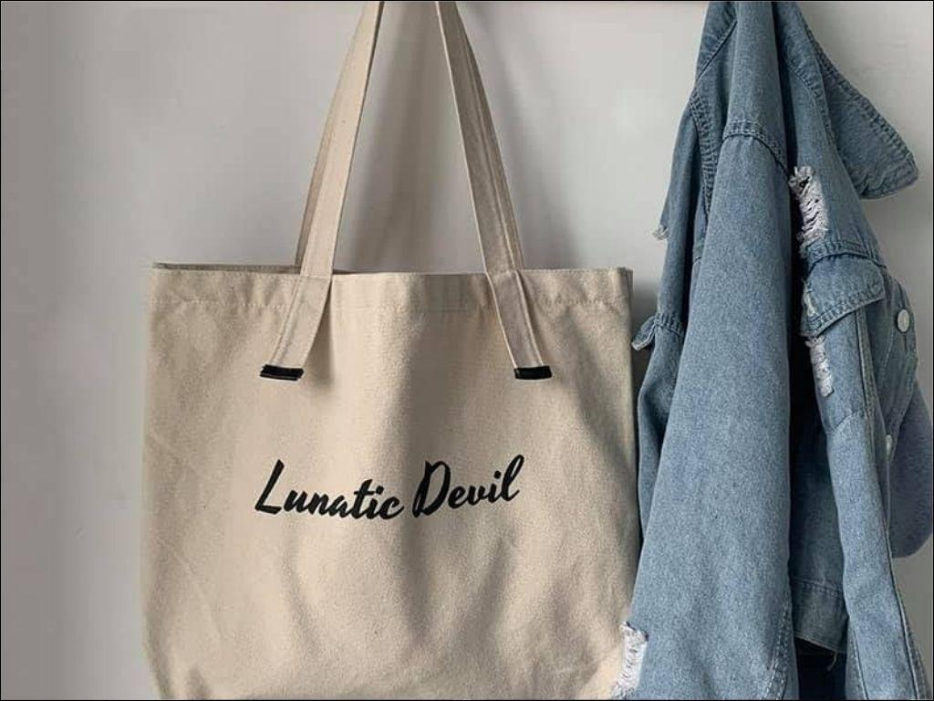 Một chiếc túi canvas in một câu nói hay về người thầy