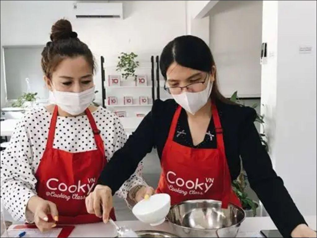 Một chiếc Tạp Dề được thiết kế riêng sẽ là món quà vô cùng tâm lý