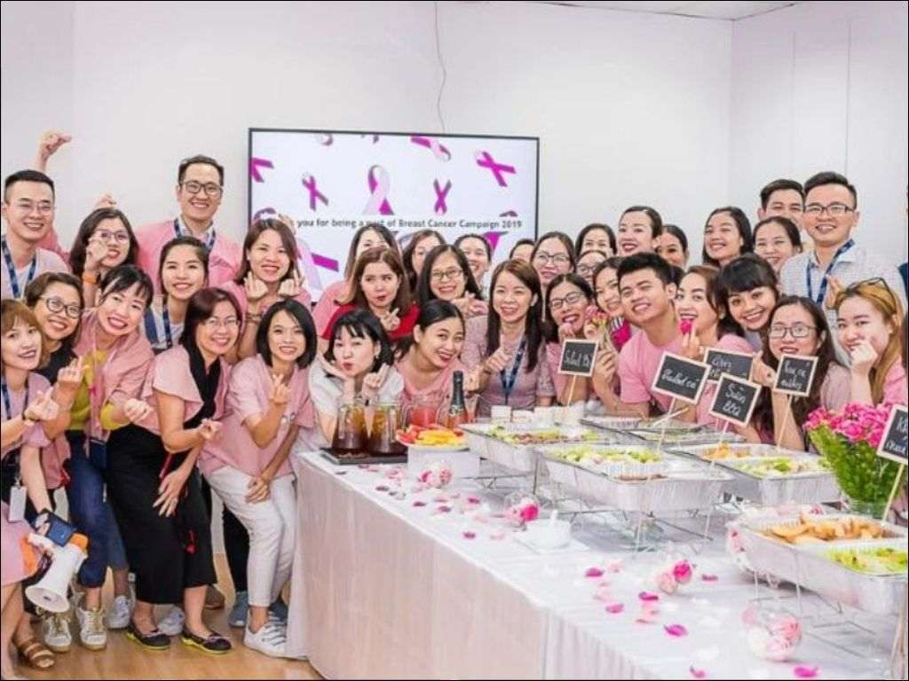 Một chiếc Áo Thun Cổ Tròn cao cấp in slogan ý nghĩa