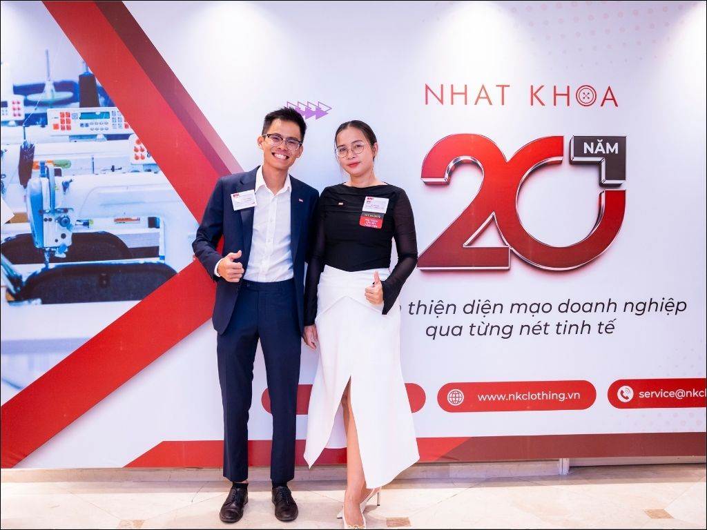 Nhất Khoa giúp bạn chào mừng 20 10