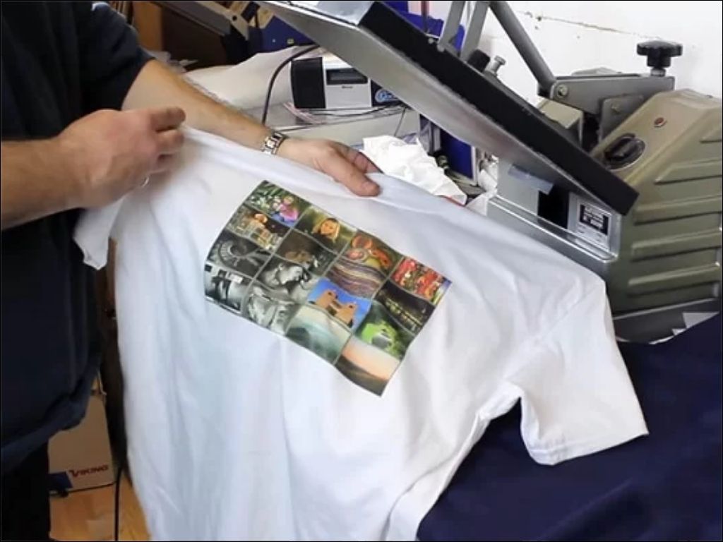 Bạn nên chọn quà tặng thông dụng trong cuộc sống như trang phục