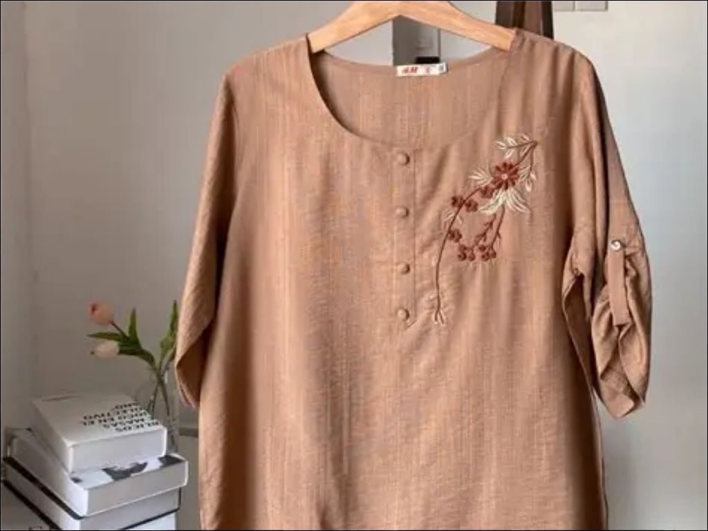 Bạn nên chọn quà tặng thông dụng trong cuộc sống như trang phục