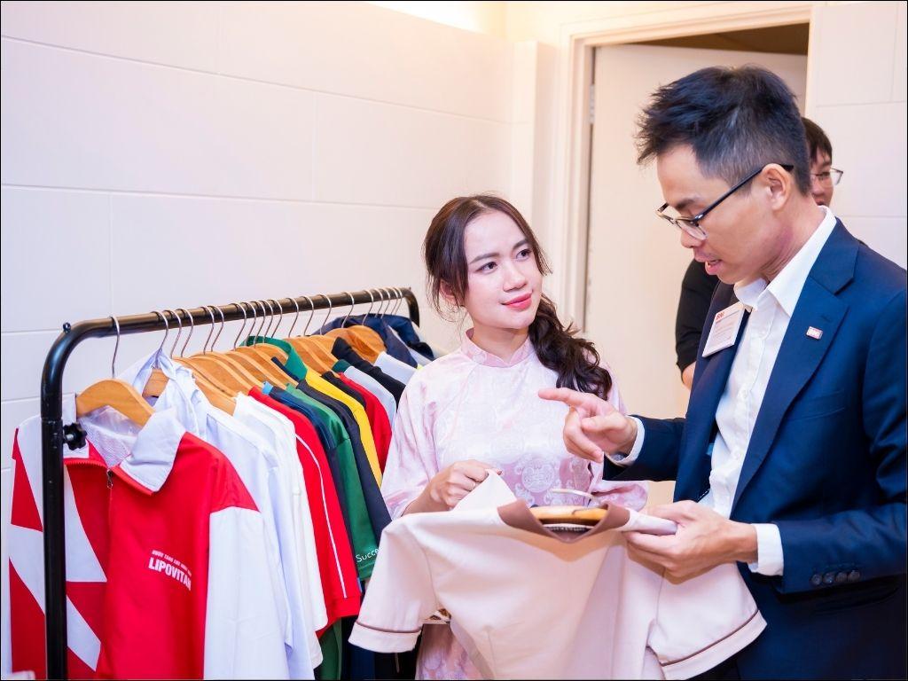 Nhất Khoa giúp bạn chúc mẹ ngày 20 tháng 10