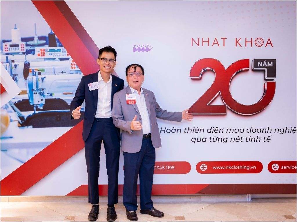 Nhất Khoa giúp bạn chúc mừng 20 10 người yêu
