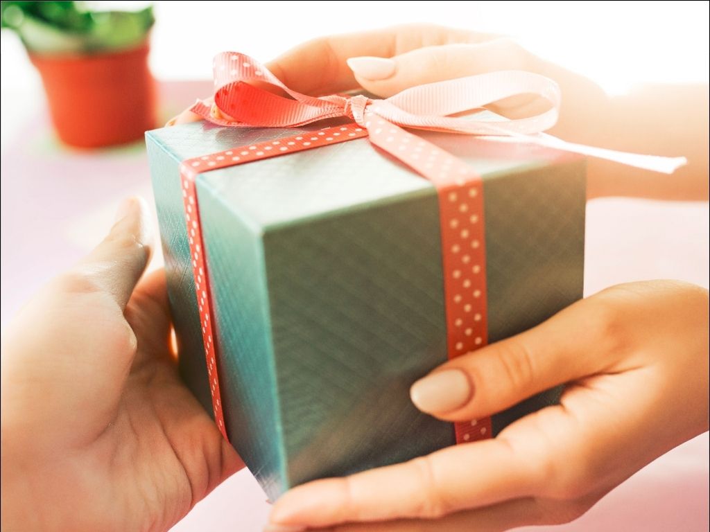 Bạn nên chọn những món quà ý nghĩa để tặng