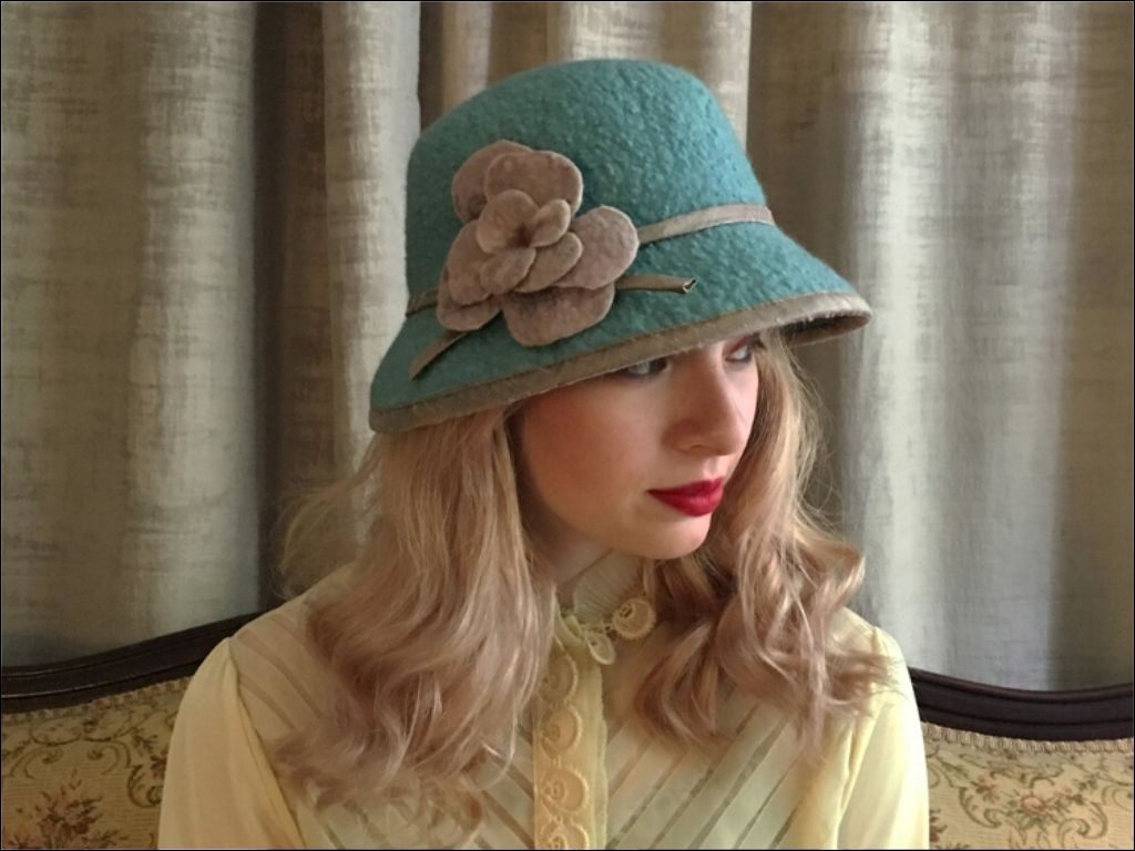 Chiếc Nón được in tên sẽ là một lời chúc 20 10 cho mẹ cảm động