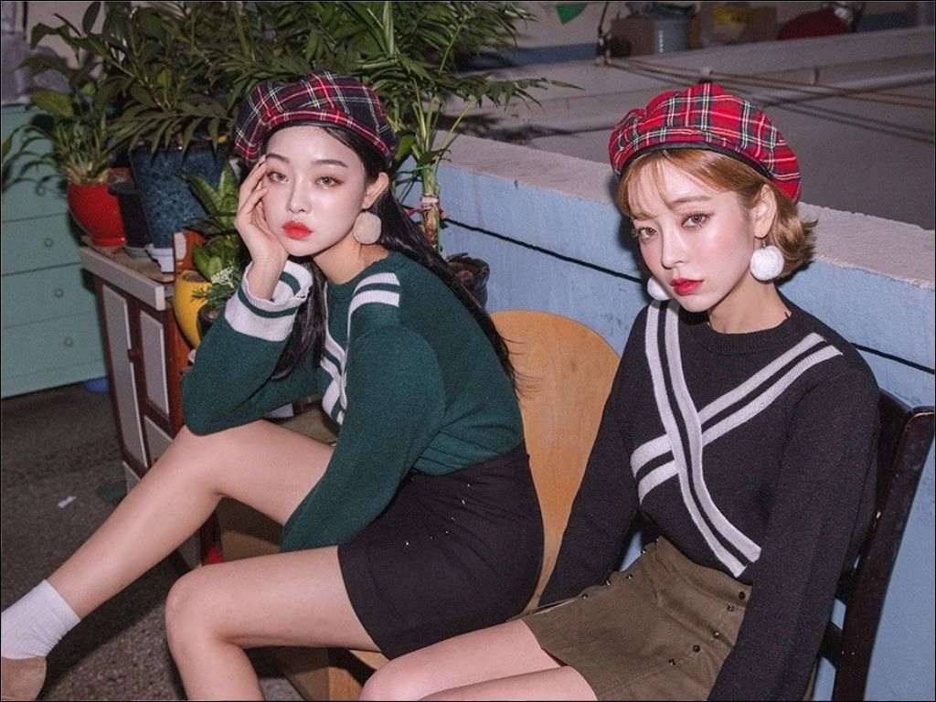 Một cặp Nón đôi được in nickname