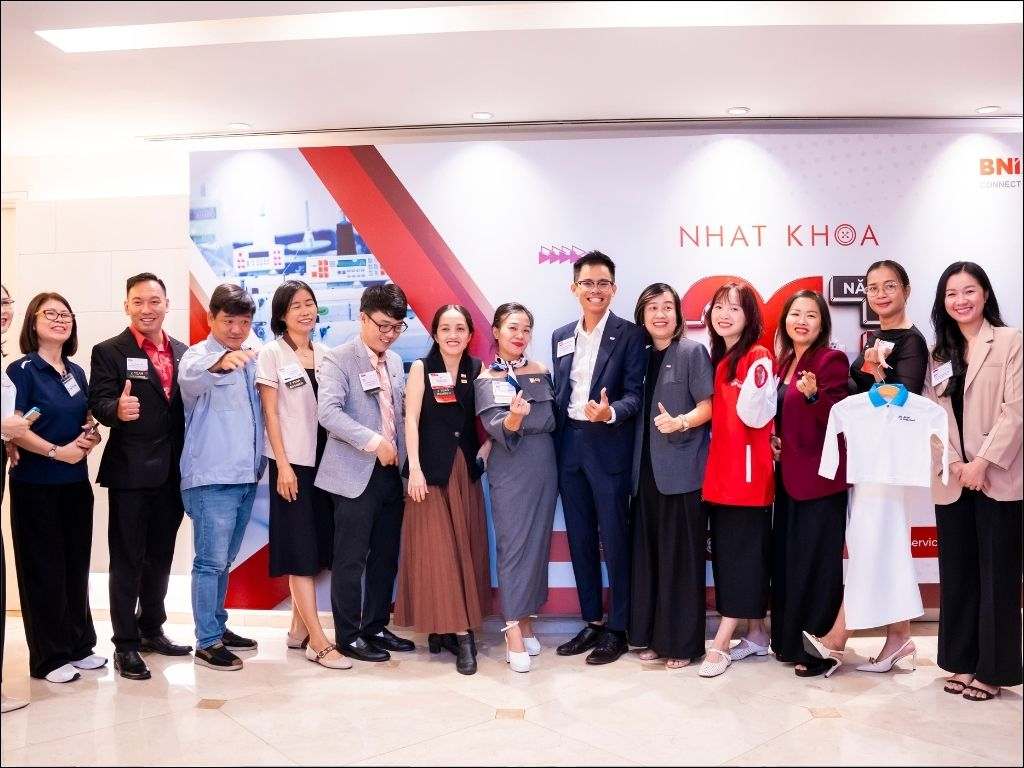 Nhất Khoa giúp bạn chúc 20 10 cho người yêu