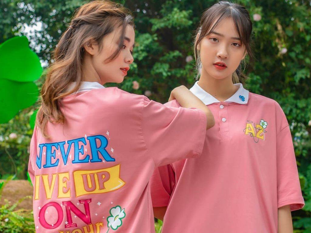 Áo lớp polo oversize mang phong cách trẻ trung
