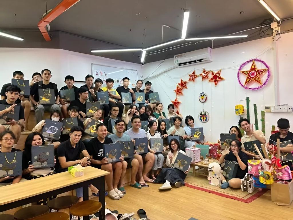 Việc công ty tổ chức các hoạt động vui Tết Trung thu giúp xây dựng văn hóa làm việc tích cực