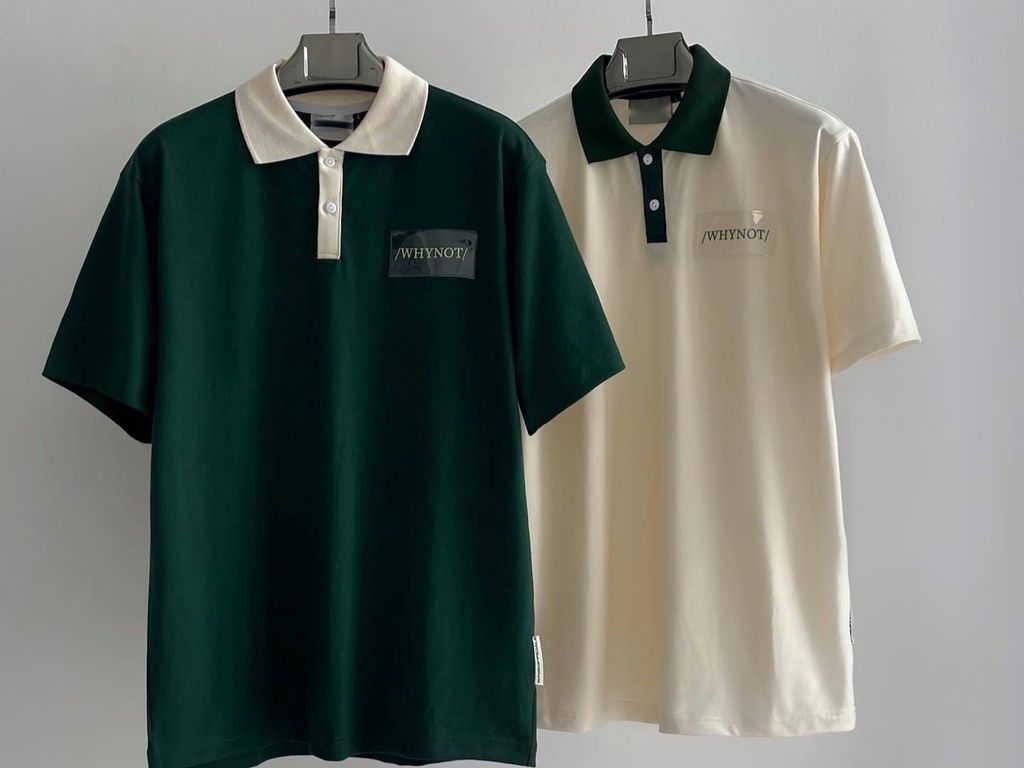 Áo thun polo cổ trụ mang lại vẻ trẻ trung và năng động cho người mặc
