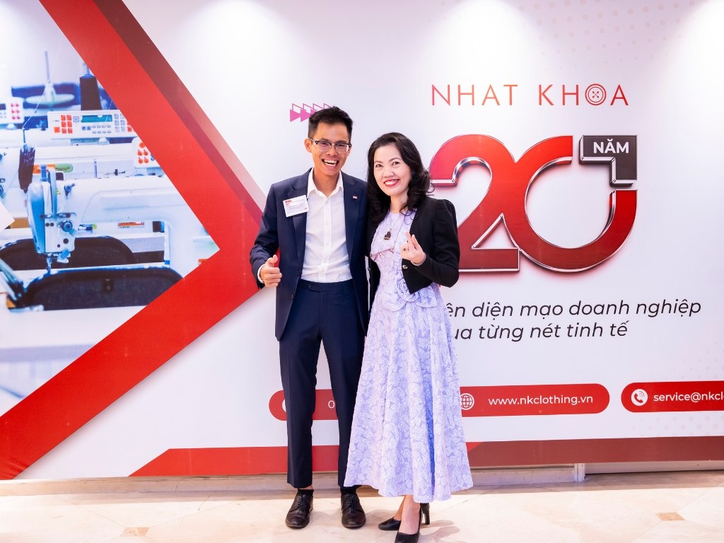 Nhất Khoa Uniform nhận may in đồng phục công sở số lượng lớn