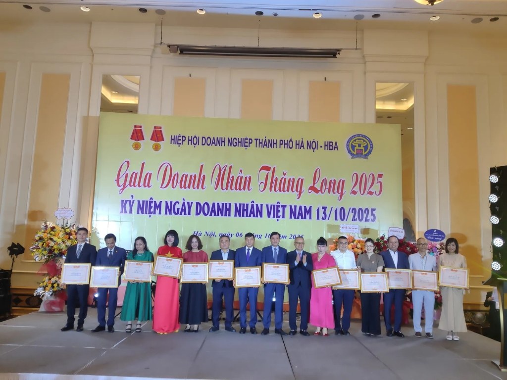 Lễ tôn vinh các doanh nhân tiêu biểu là hoạt động phổ biến để mừng Ngày Doanh nhân Việt Nam