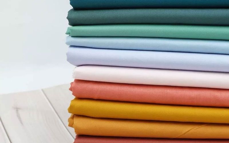 Chất liệu tốt giúp áo đứng form, không bị bai dão