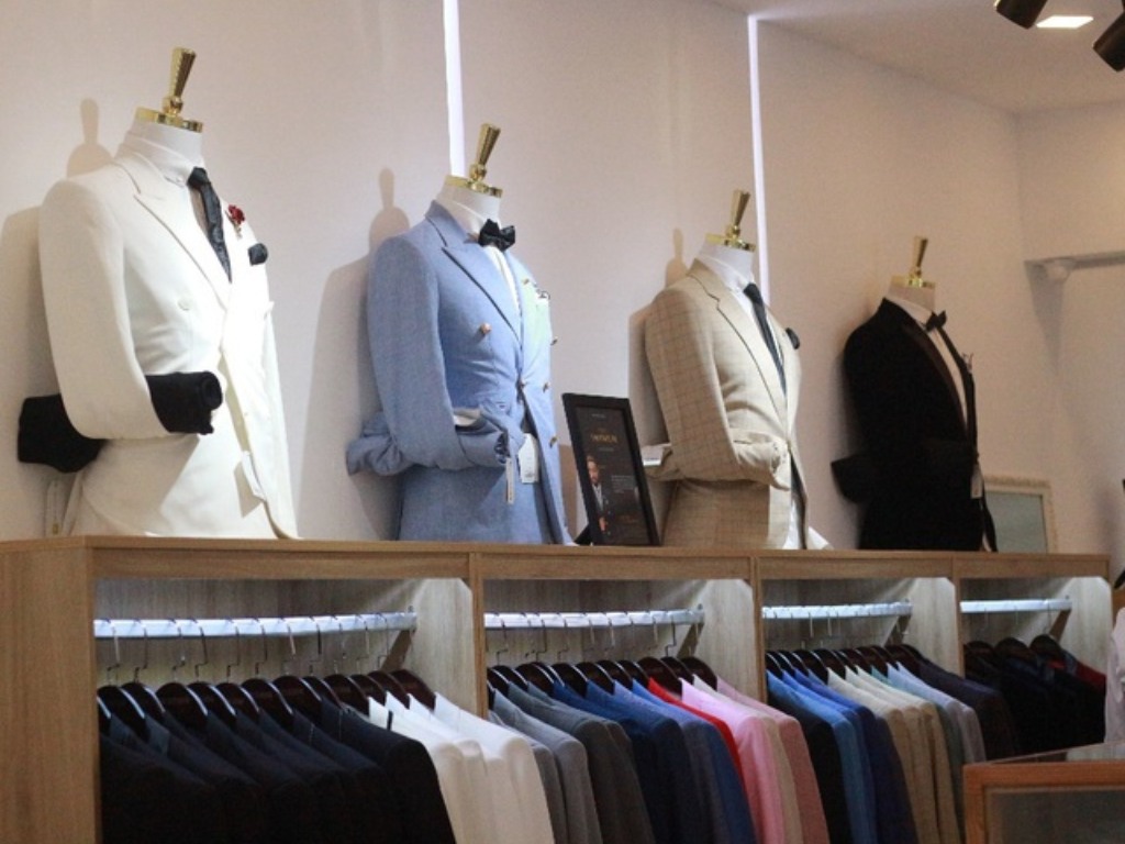 The Suits House vừa may đo vừa cung cấp quần áo công sở nam cao cấp sẵn