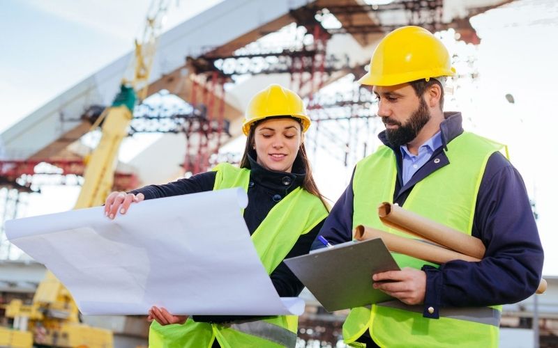 Áo bảo hộ lao động gile thường được sử dụng cho kỹ sư