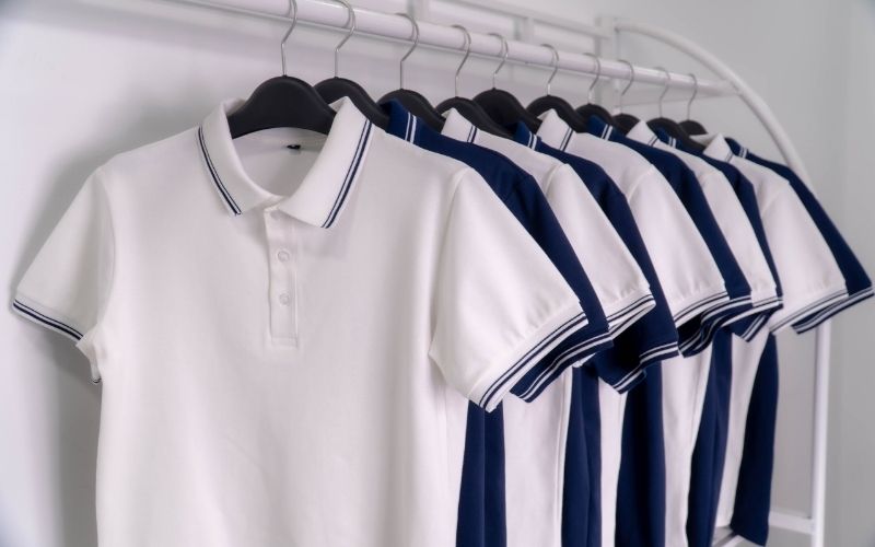 Vải lacoste là chất liệu đặc trưng cho dòng áo polo đồng phục